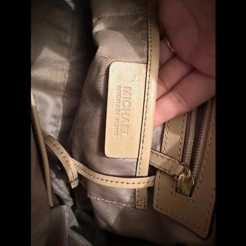 Elevate Your Everyday Look w/ the Gently Loved Michael Kors Brown Monogram Bag - Picture 6 of 10